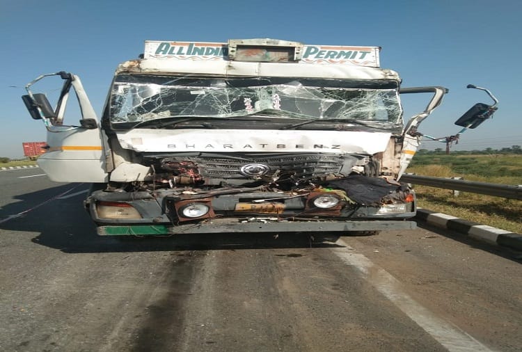 Accident in Bahadurgarh eight people of Firozabad died on kmp express way