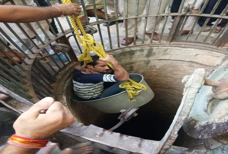 Missing girl from two days fell in a well in Mahendragarh
