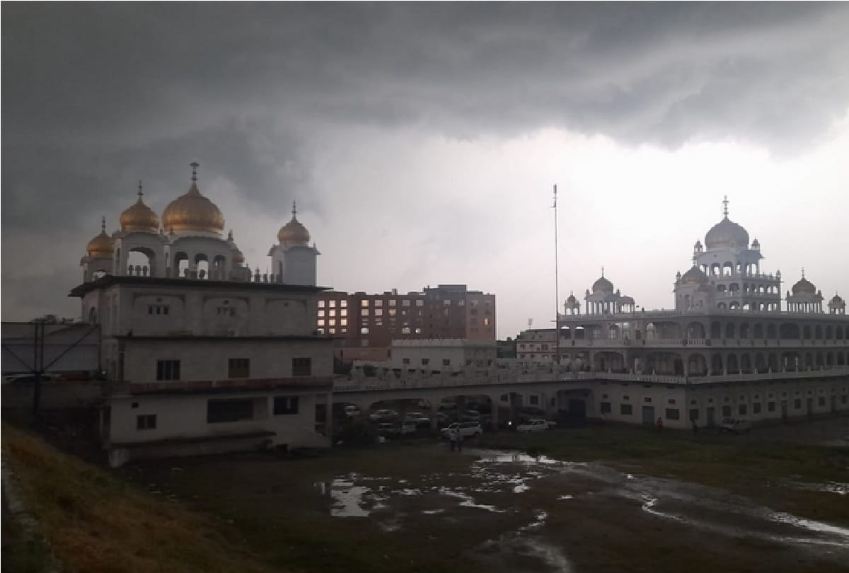 Weather took a turn: In Jammu and Kashmir, there was rain and hailstorm and snowfall at some places, see photos