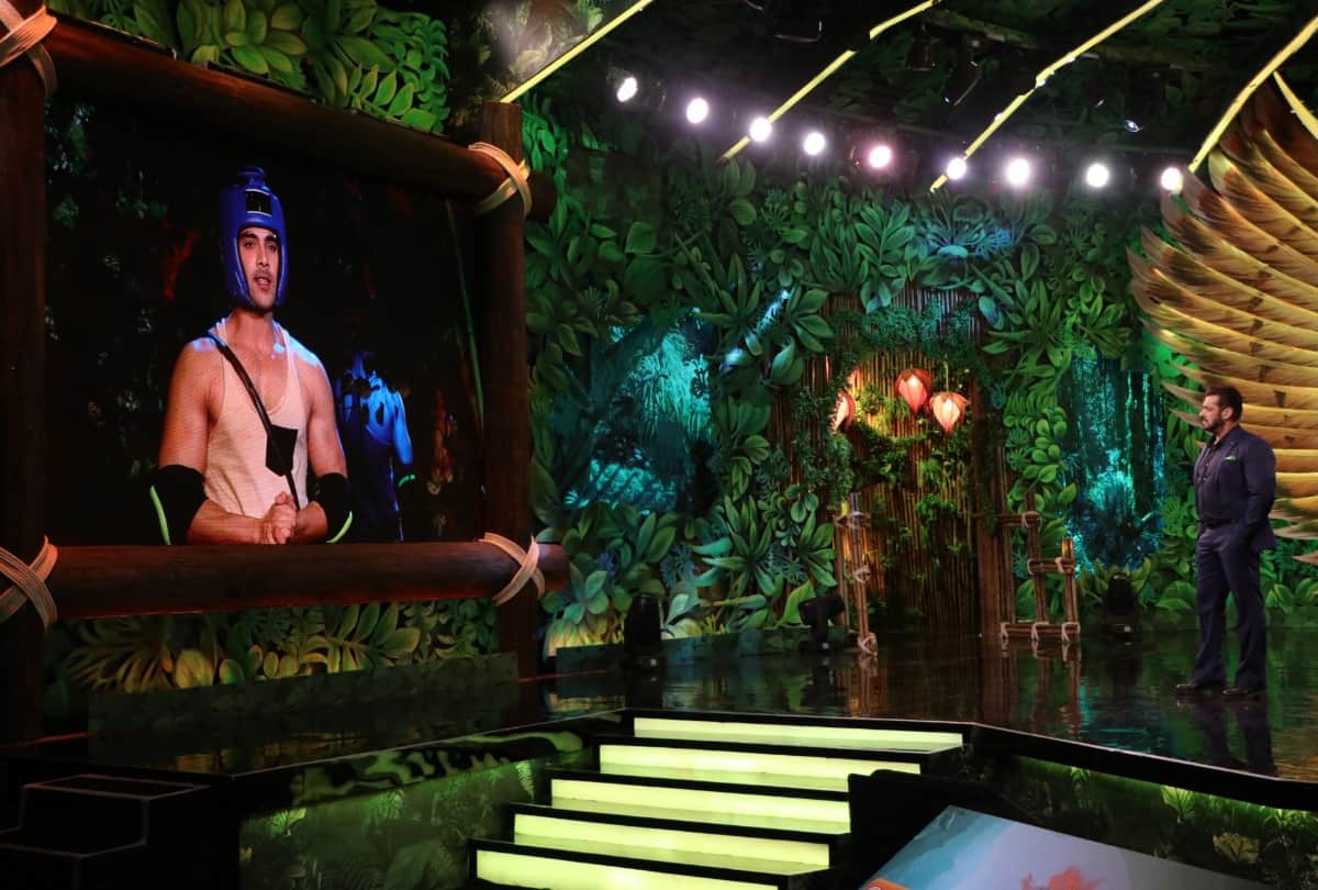 bigg boss 15 salman khan gets angry with karan kundrra and jay bhanushali on weekend ka vaar