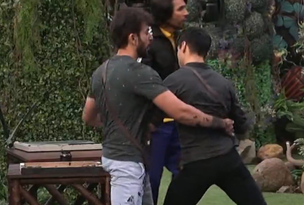 bigg boss 15 jay bhanushali stop pratik sehajpal to do task both fight again over money