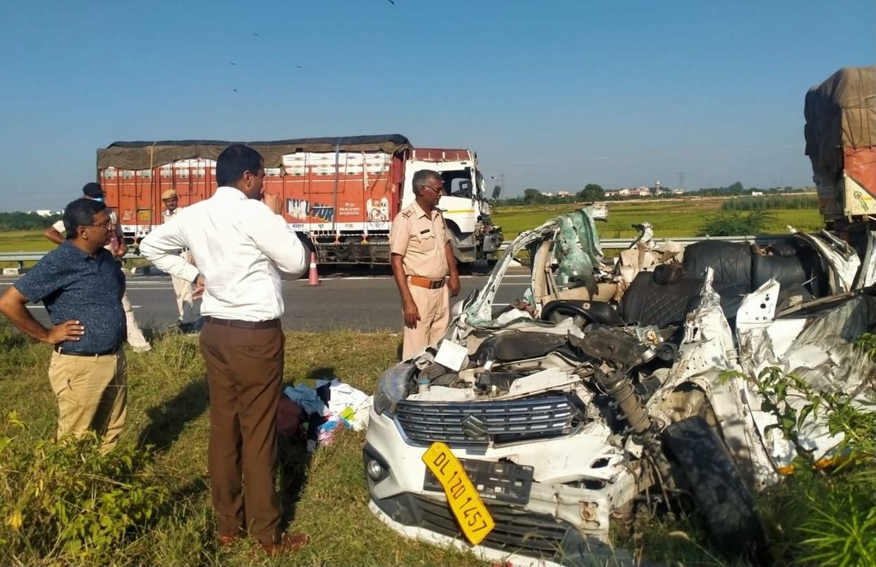 road accident in kmp express way