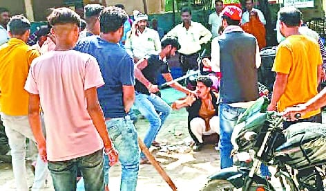 Ruckus on the road between ABVP and Sachas leaders, lathis fiercely