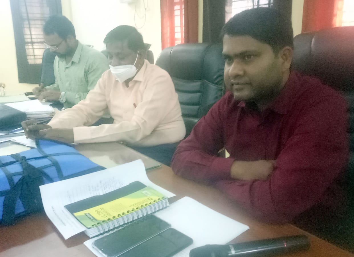 Construction will start only after compensation, officials talked to the farmers and farmer leaders who became obstructed, the highway officials did not reach