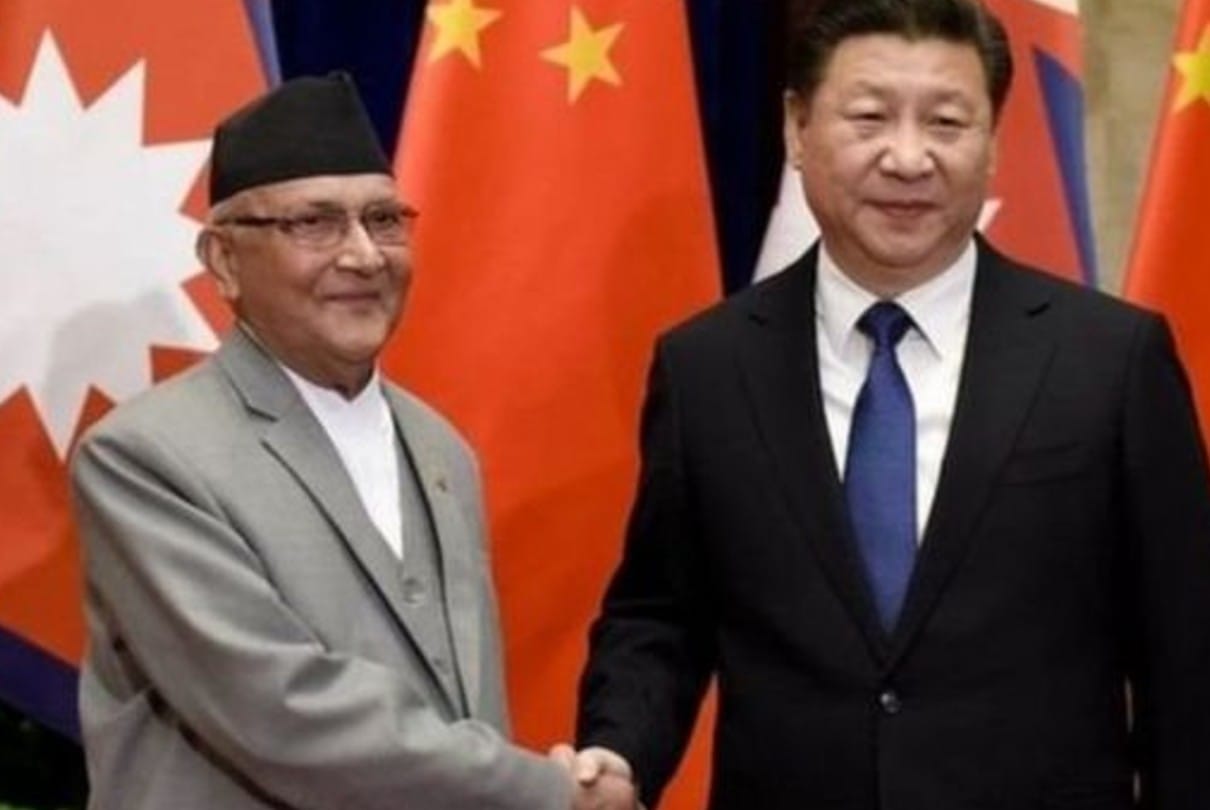 नेपाल के प्रधानमंत्री और चीन के राष्ट्रपति। (फाइल फोटो)