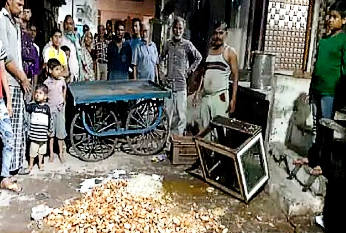 Masked men fired at the young man who set up a golgappa cart in Mathura