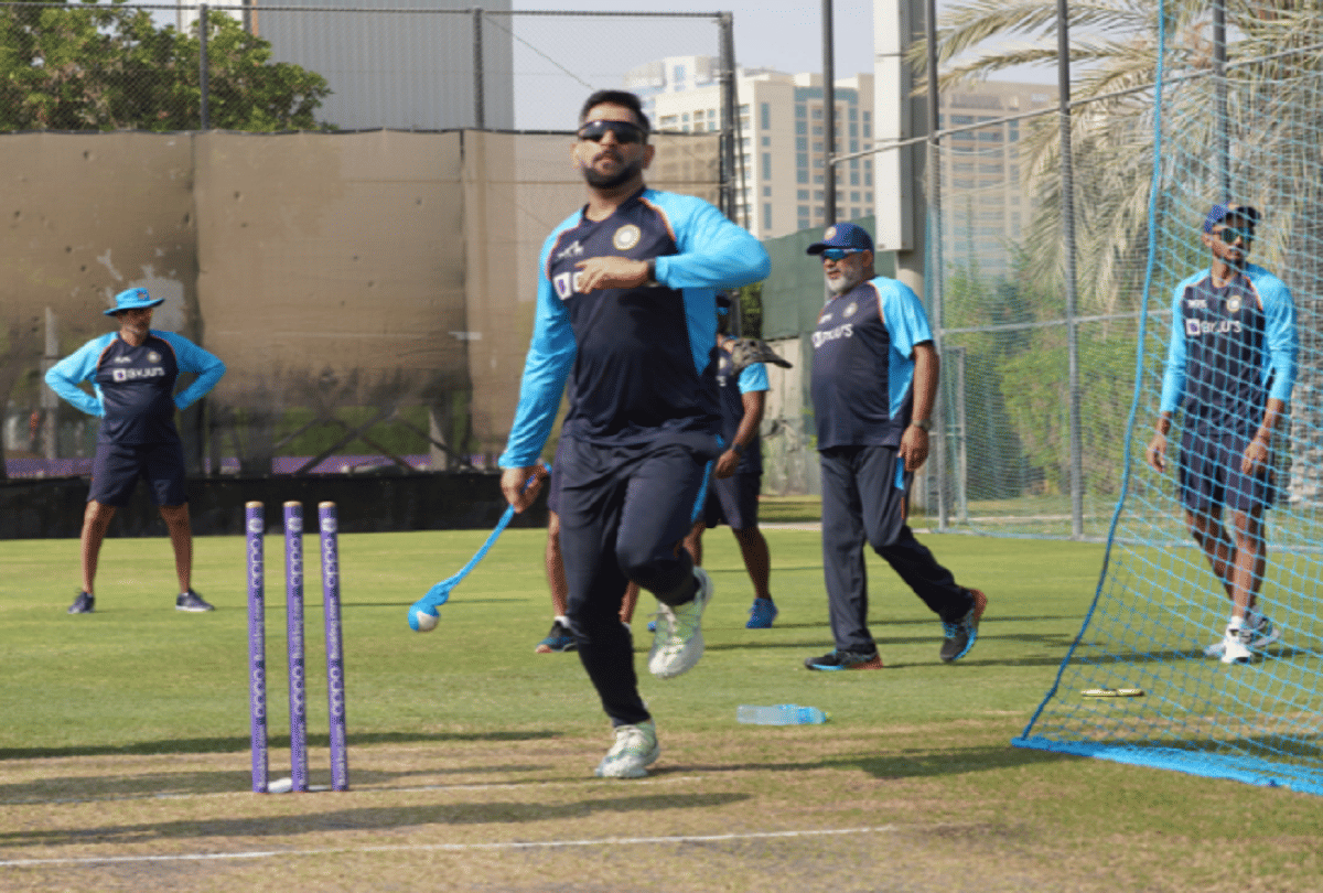 ICC t20 world cup 2021 MS Dhoni presence as mentor helping indian dressing room enovironment calm