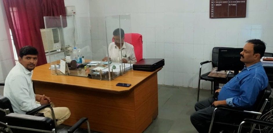 Hathras: Aware of the defaulters doing the recovery of 497 crores to the defaulters