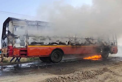 Fire broke out in a sleeper bus moving on the expressway passengers saved their lives by jumping