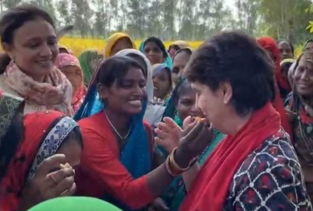 Priyanka Gandhi speaks in Barabanki.