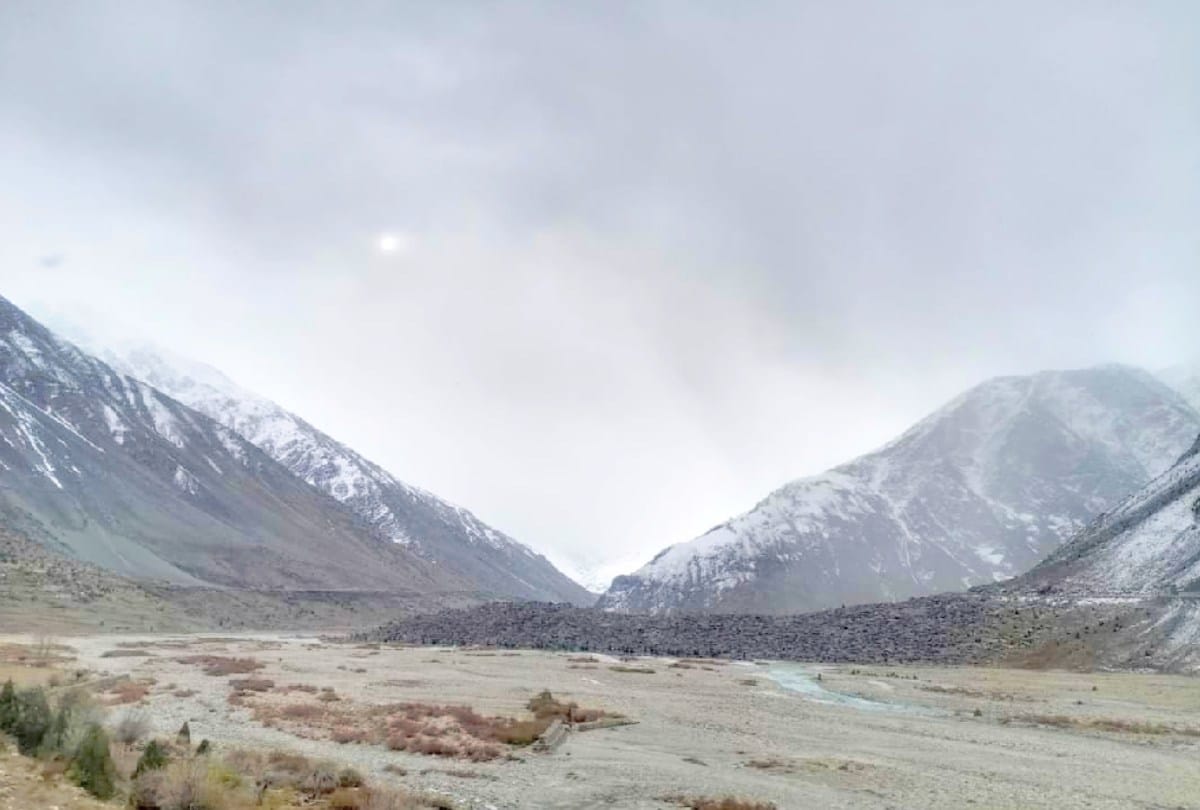 himachal weather update: Snowfall on the high peaks of Rohtang-Manali, heavy rain and thunderstorm alert in the state