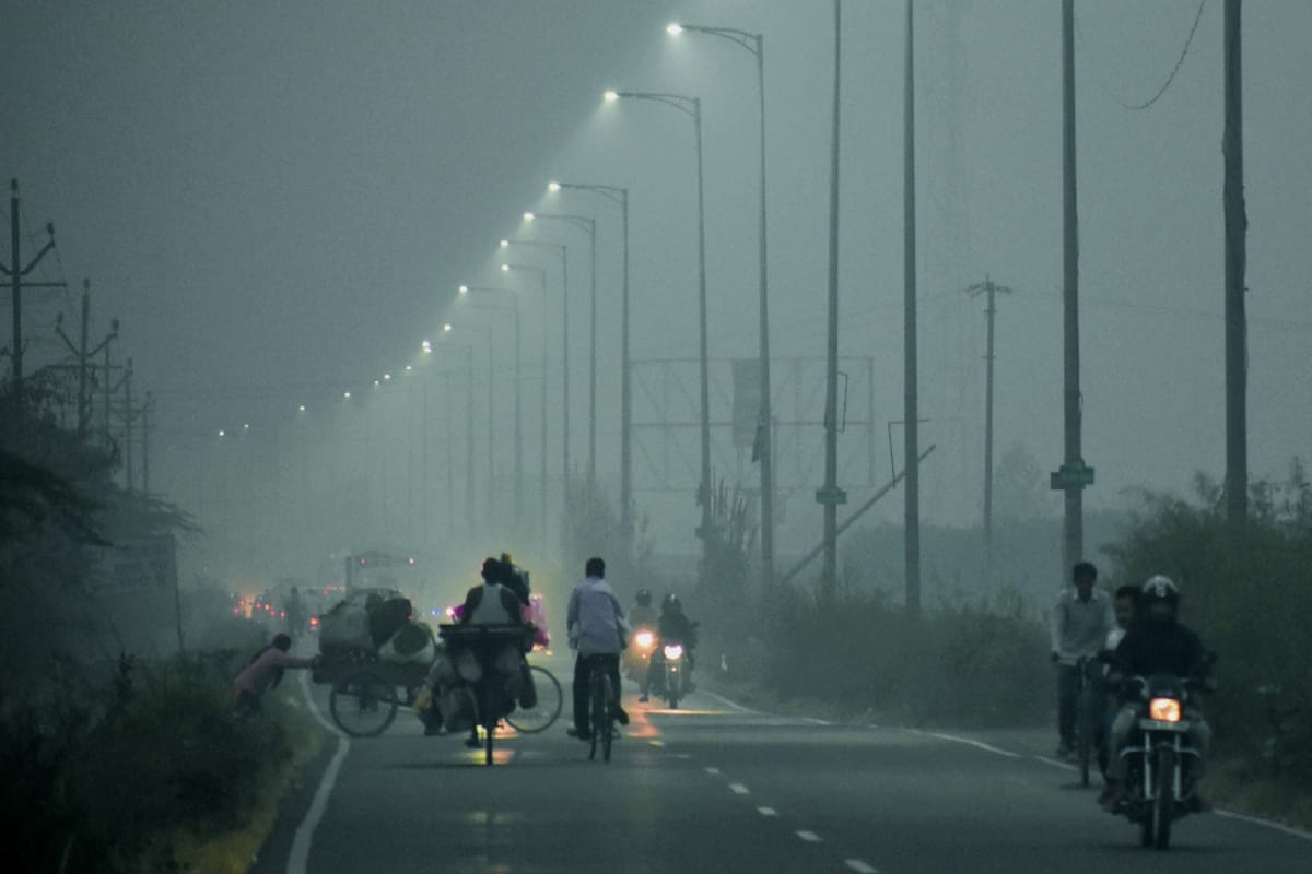 temprature remains 11 degrees below normal,  cold wave in western UP