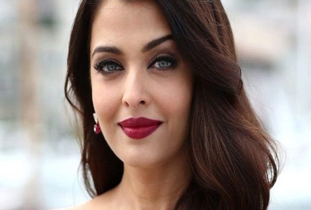 Amitabh Bachchan supported when Aishwarya Rai was thrown out of the film asked this question