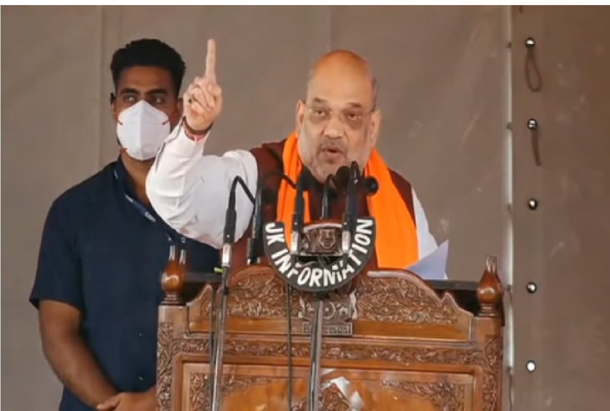 Amit Shah visits CRPF camp at Lethpora in Pulwama district has dinner with soldiers