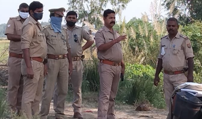 fathepur news,Woman's body found in sack found while landing in canal
