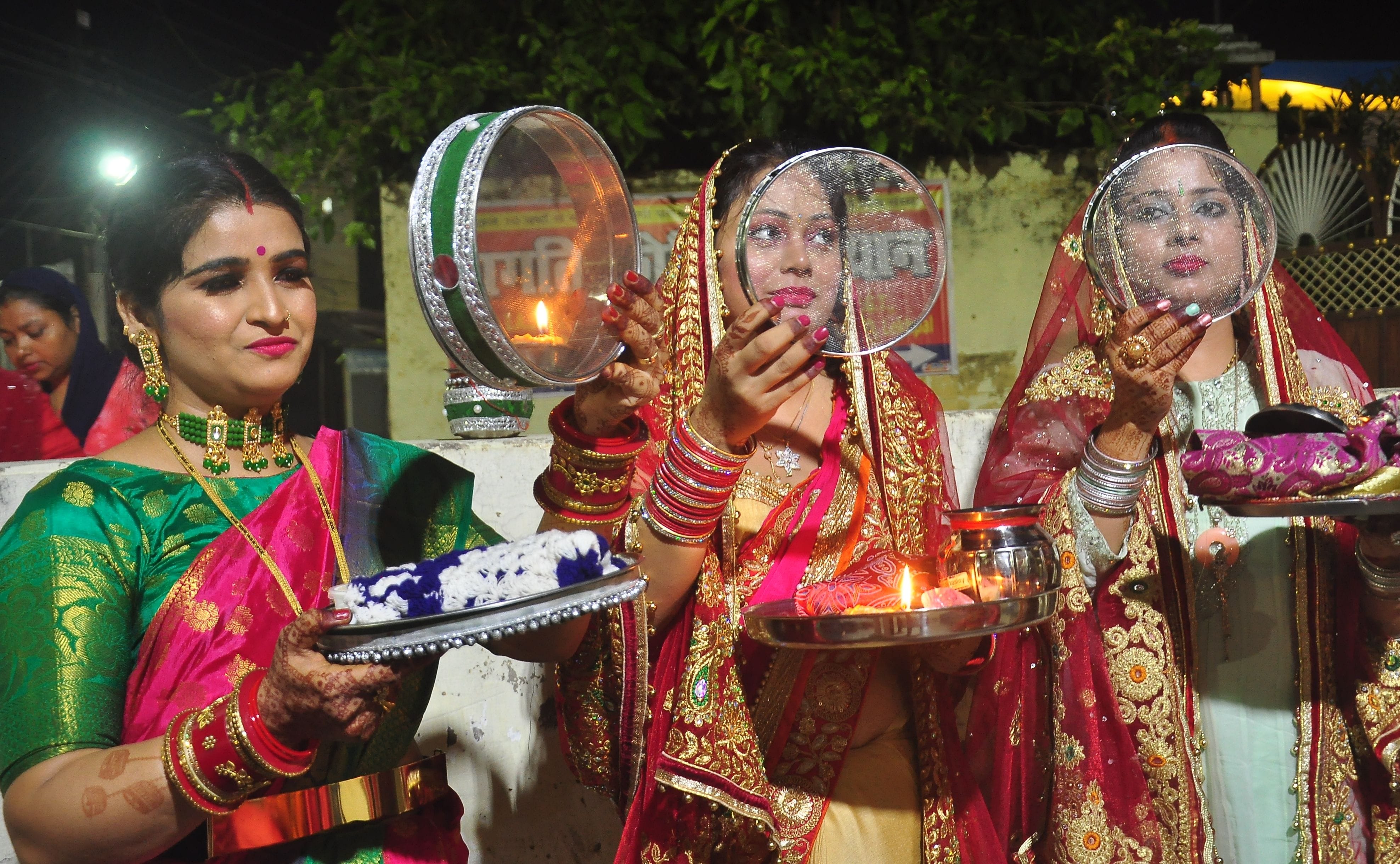 The moon was seen, sought blessings of unbroken good fortune