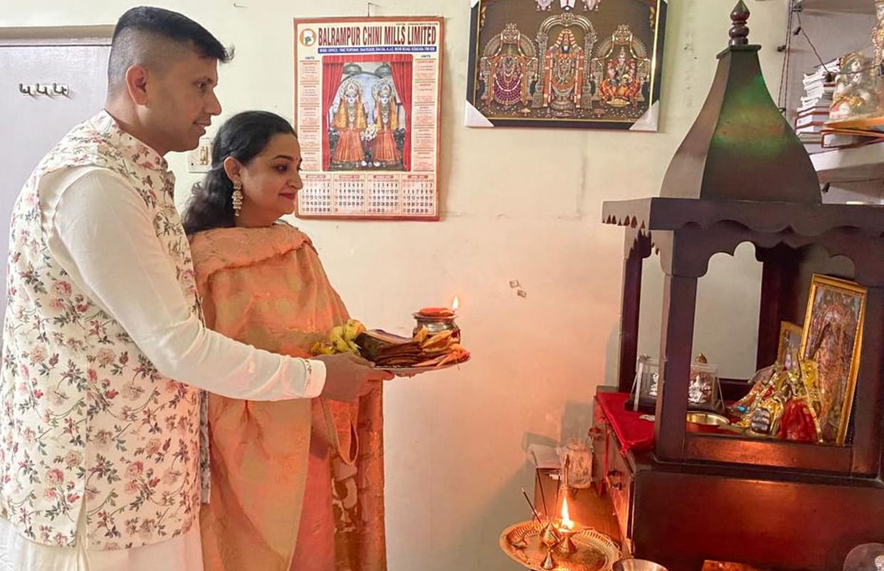 Suhagins keep fast for the long life of husband