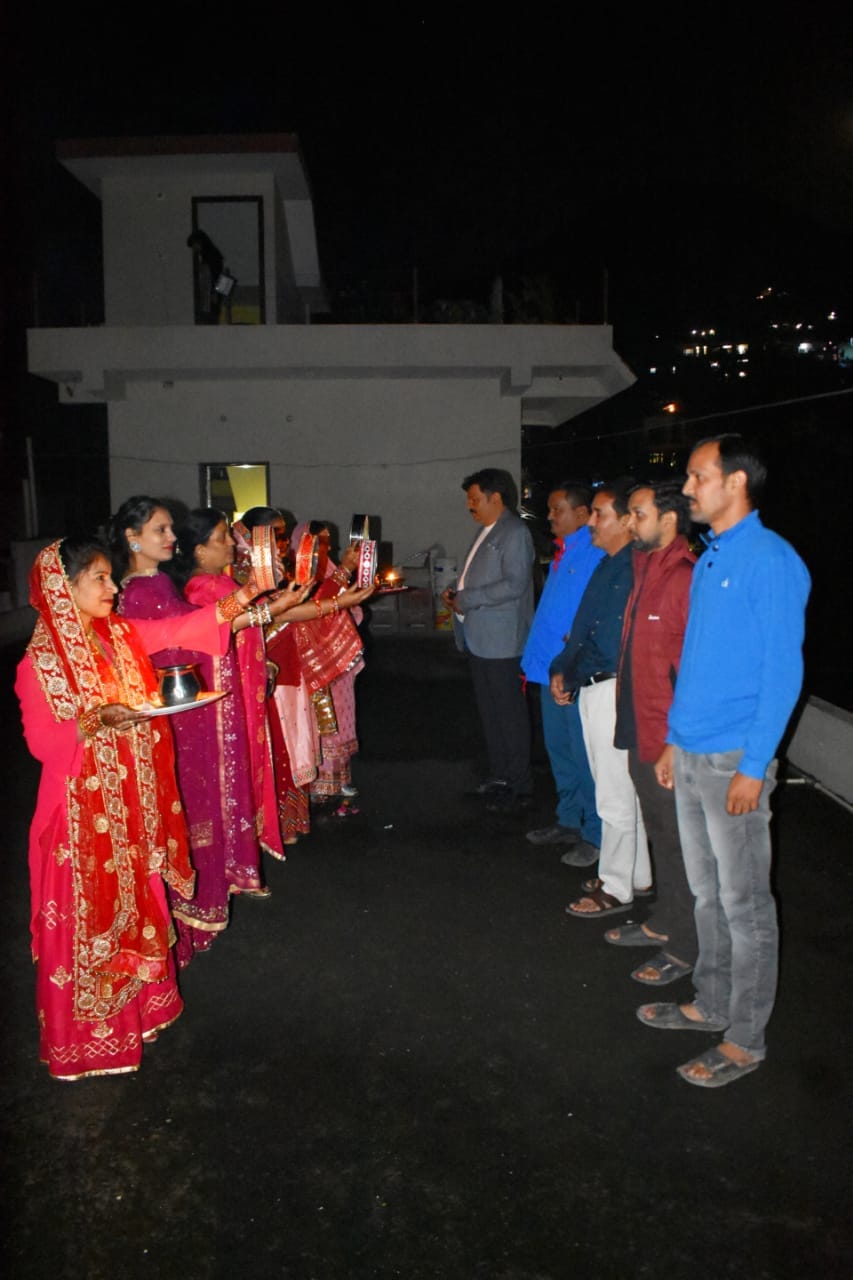 Women keep the fast of Karva Chauth