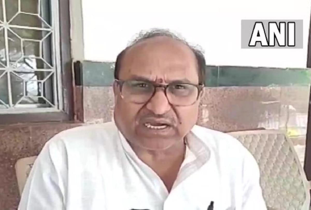 Chhattisgarh: Uproar on Congress stage in Jashpur, scuffle with Singh Deo supporter Pawan Aggarwal