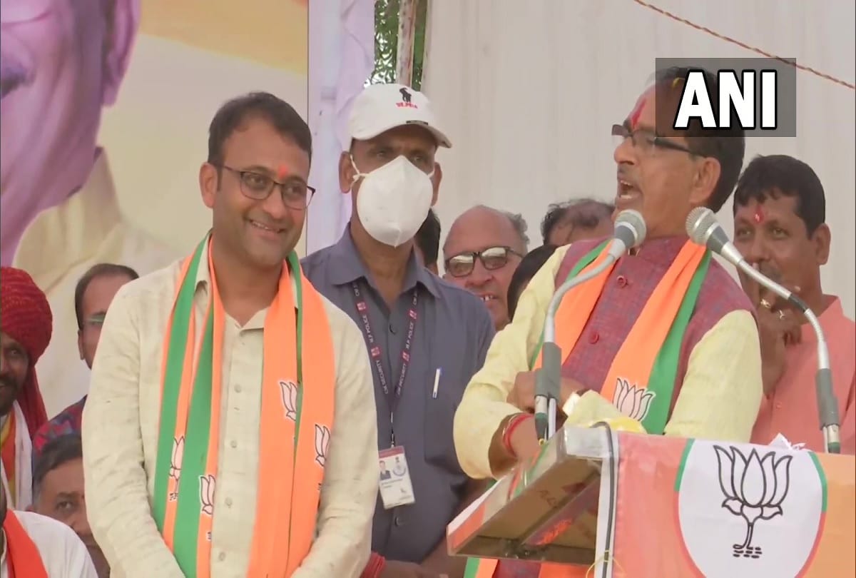 Madhya Pradesh: Big blow to Congress before Khandwa Lok Sabha by-election, MLA Sachin Birla joins BJP