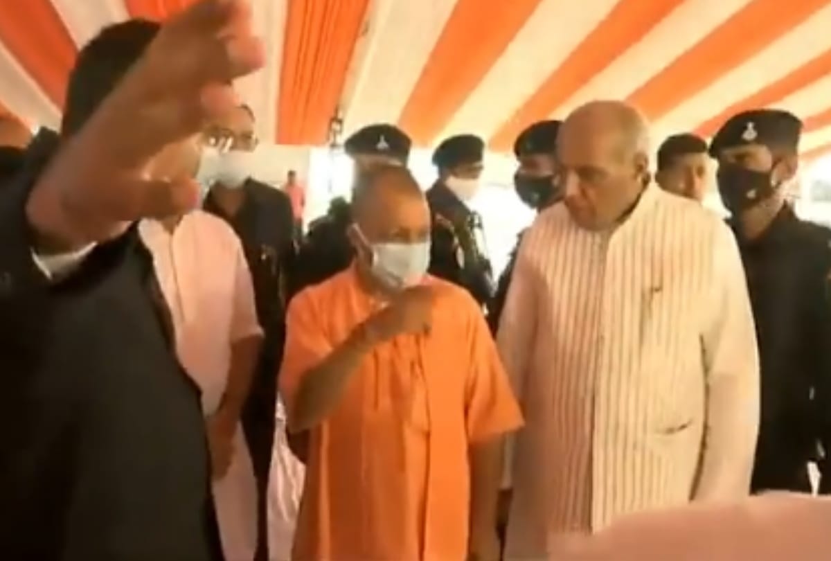 CM Yogi Adityanath reached Siddharthnagar to take stock of preparations for PM Modi program