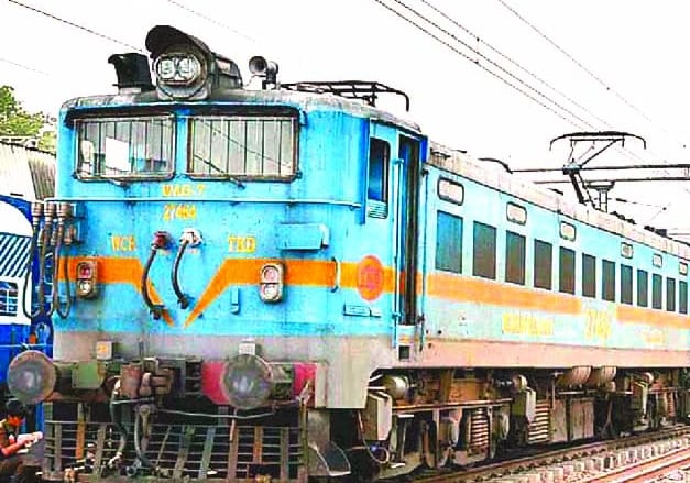 Goods train engine failed in Tisua, down line affected