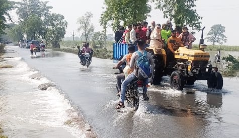 Kheri: Palia-Bhira road remained closed for big vehicles even on the fifth day