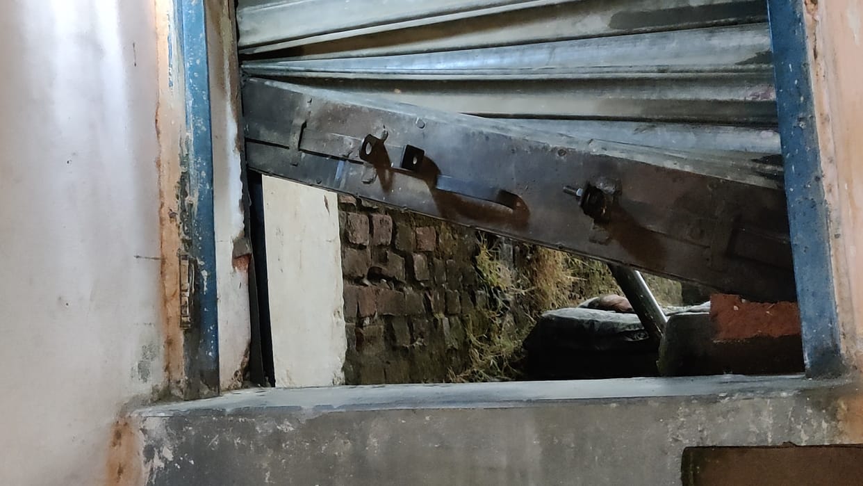Theft in Gopeshwar locks of four shops were found broken in different areas of the city last night Chamoli