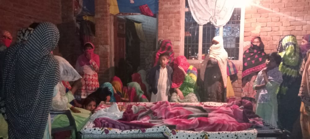 Girl dies due to lightning in Garhi Daulat village