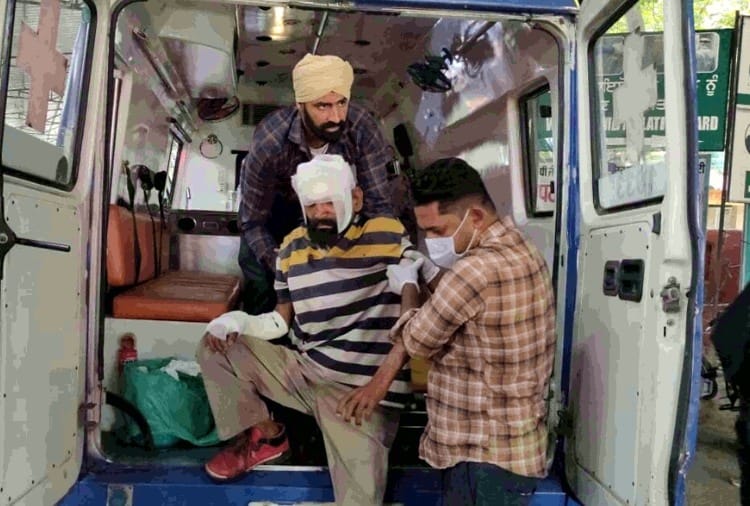 20 Shiv Sainiks going to Jammu and Kashmir injured in road accident in Pathankot