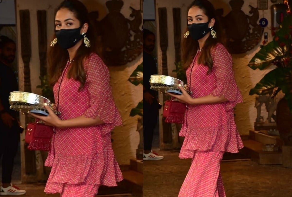 Yami Gautam And Mira Rajput Karwa Chauth 2021 Look Photos Viral