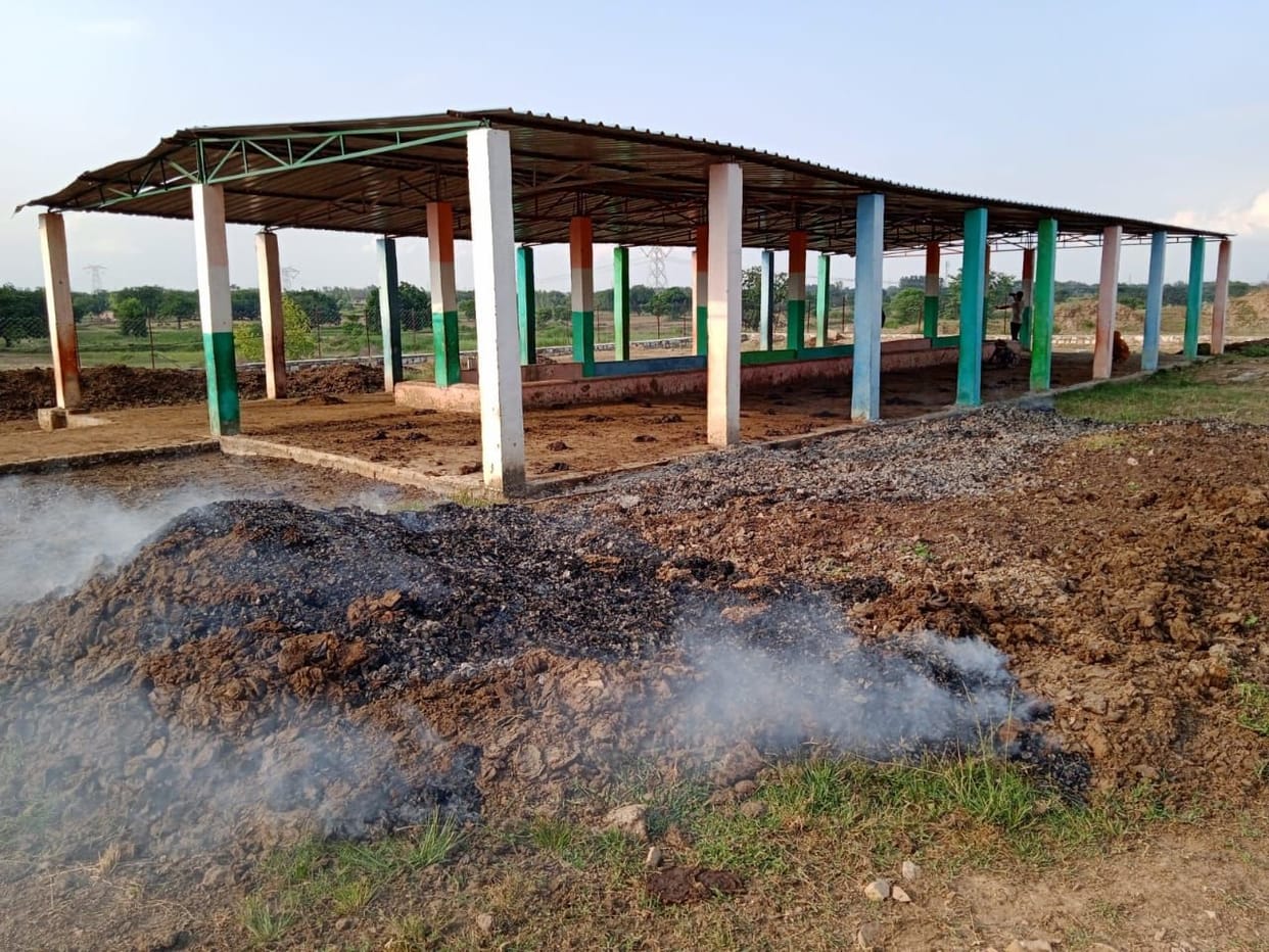 Torn walls of cowshed worth lakhs of rupees, MNREGA board lying in the dirt