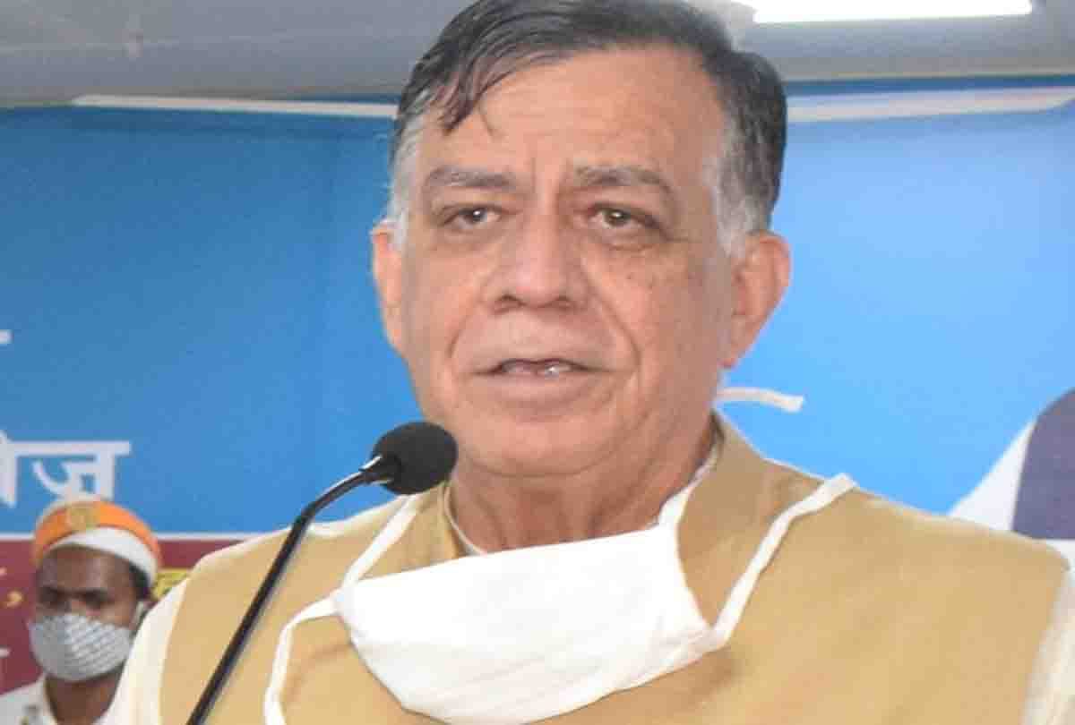 Mahana targeted the SP president: Akhilesh did not see the rapidly increasing investment in UP