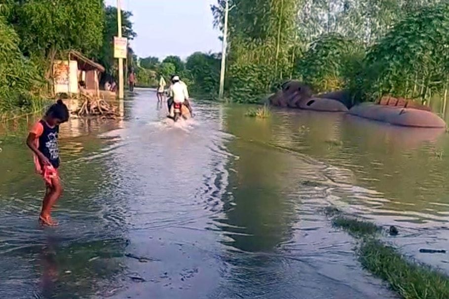 rivers overflow, villagers in problem