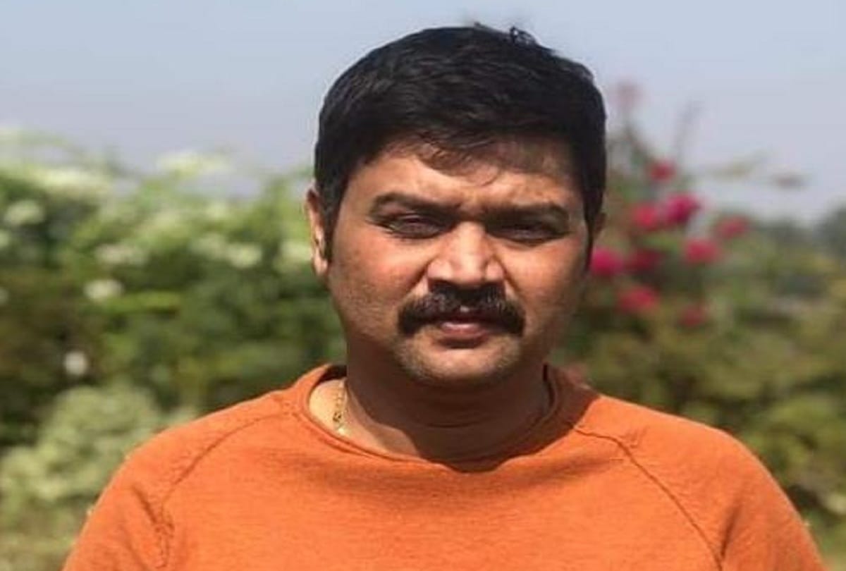 Lucknow BJP leader shot himself dead dead body found on chair in flat