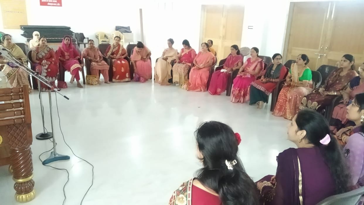 Akhand Saubhagyavati Day celebrated with pomp on the occasion of Karva Chauth