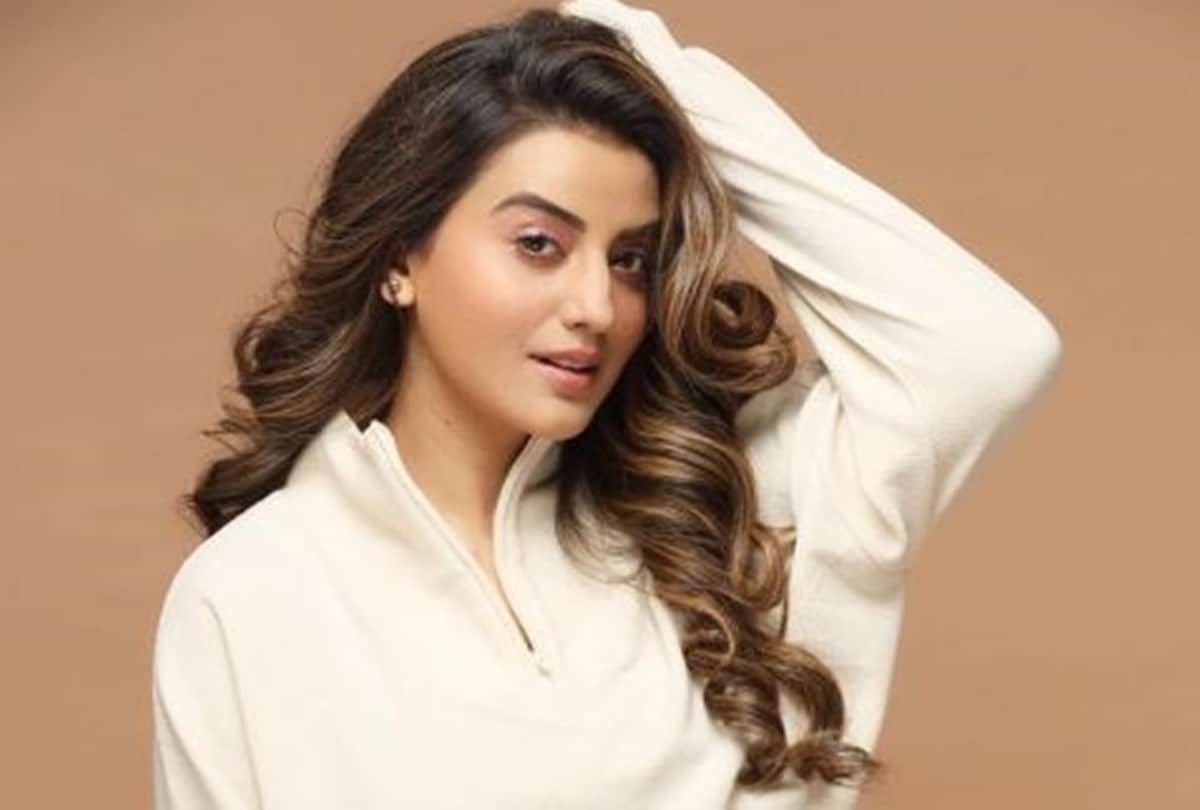 Bhojpuri actress akshara singh raise temperature on internet by her latest photo fans are showering love