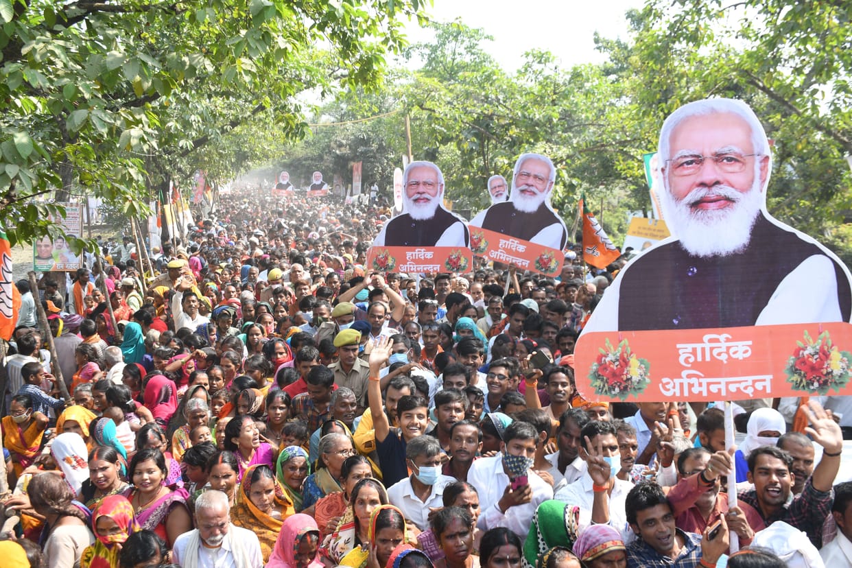 With rising temperature the crowd started increasing