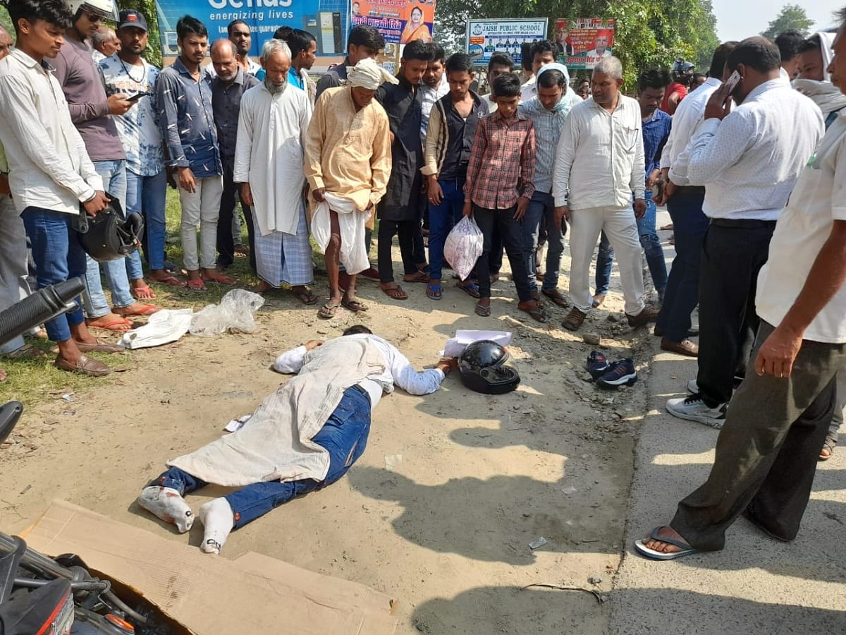 block secretary died hit by truck while going to duty in Azamgarh