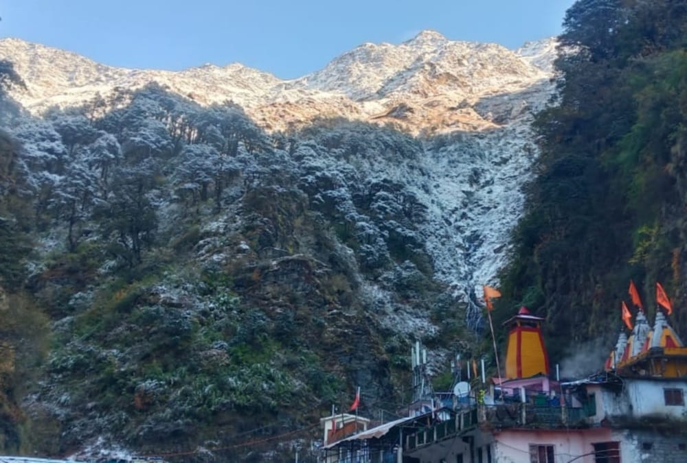 Uttarakhand Weather Update Today: Bitter Cold Weather after Rainfall and Snowfall Latenight