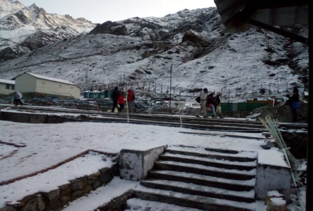 Uttarakhand Weather News Update Today: Snow Cover Kedarnath dham after heavy Snowfall Beautiful Photos