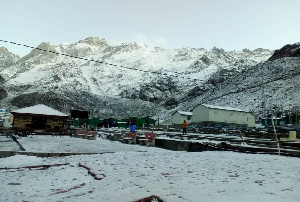 Uttarakhand Weather News Update Today: Snow Cover Kedarnath dham after heavy Snowfall Beautiful Photos