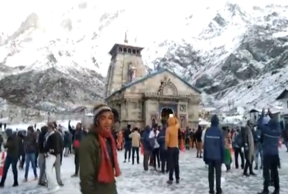 Char dham yatra 2021: number of pilgrims reached a record of four lakhs, more than half reached only Kedarnath