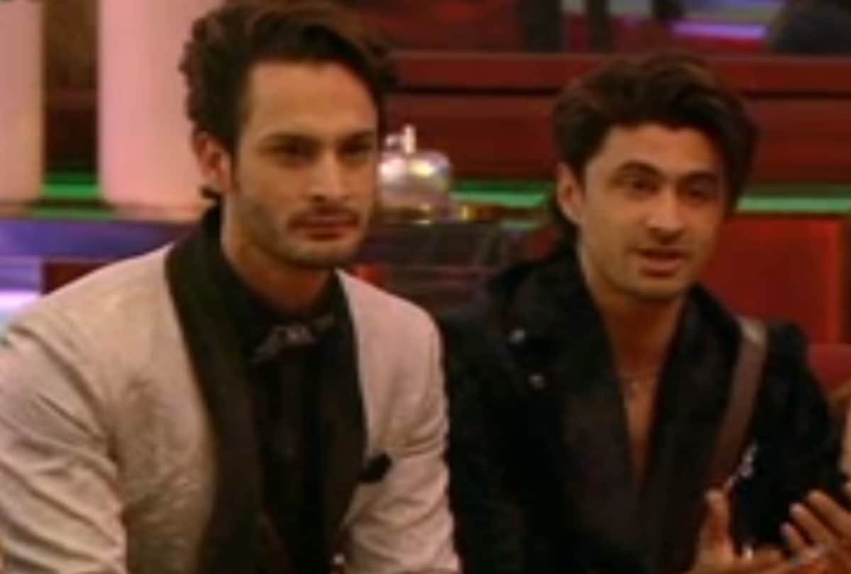 Bigg Boss 15 salman khan called karan kundrra a king makers and said umar riaz and ieshaan sehgaal pawn