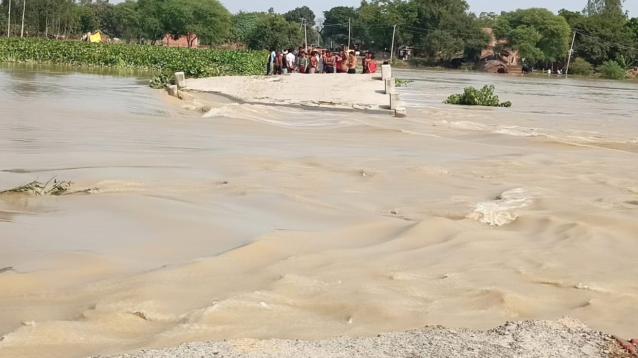 Rapid fall in the water level of Ganga and Ramganga, erosion intensified