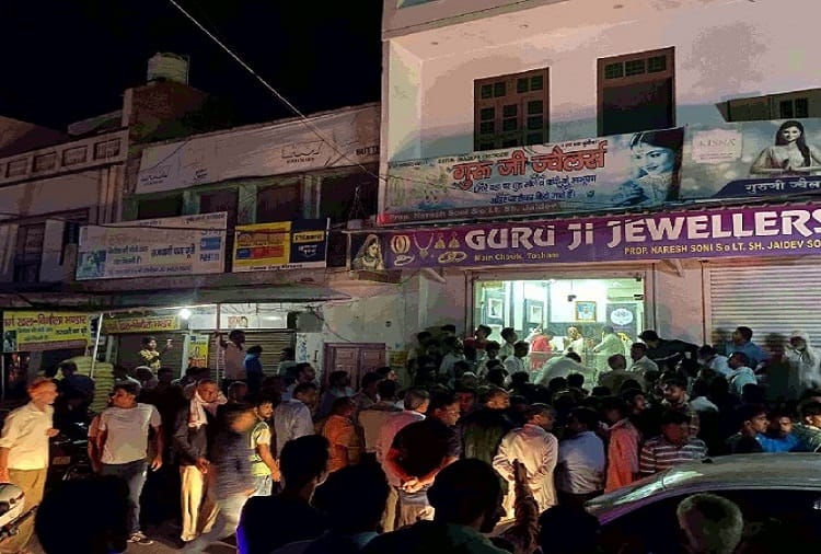 Eight lakh looted from Bhiwani goldsmiths shop