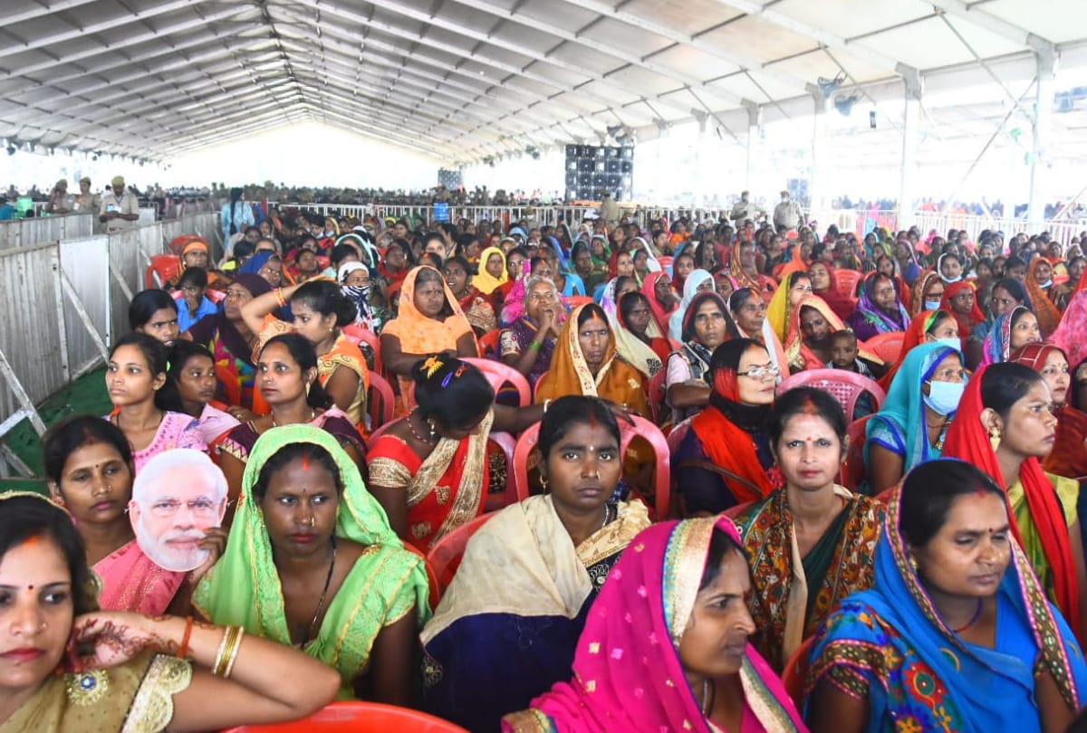 PM Modi Visit in Siddharthnagar see latest photos of PM Modi public meeting