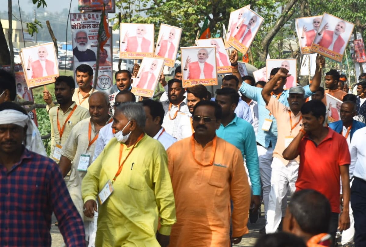 PM Modi congratulated to public in Bhojpuri for Medical college in siddharth nagar