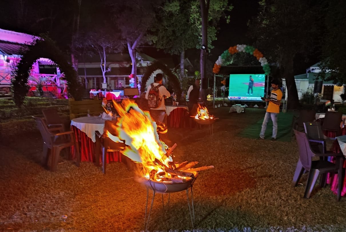 Cricket Dinner: During India-Pakistan match at Hill Station Pachmarhi, tourists got bamboo broth, googly chicken