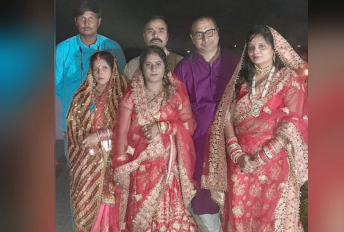 Karwa Chauth 2021 married women celebrated karwa chauth after see moon in Gorakhpur latest photos